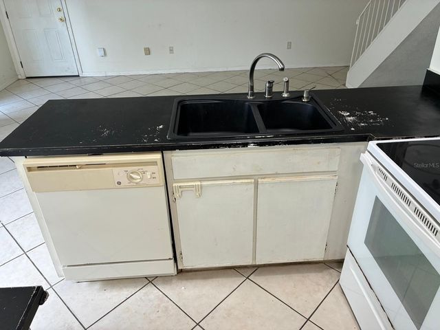 4361 SHADOW CREST PLACE 32-3, Orlando, FL 32811