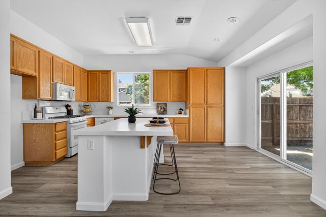 1723 Duke Ct, Tracy, CA 95377