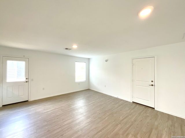 907 Cook Bend, San Antonio, TX 78221