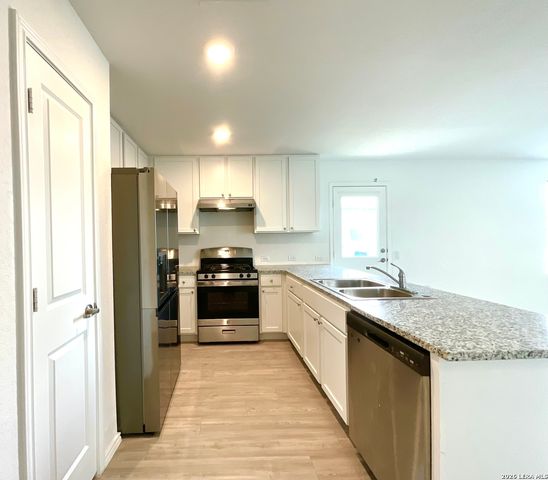 907 Cook Bend, San Antonio, TX 78221