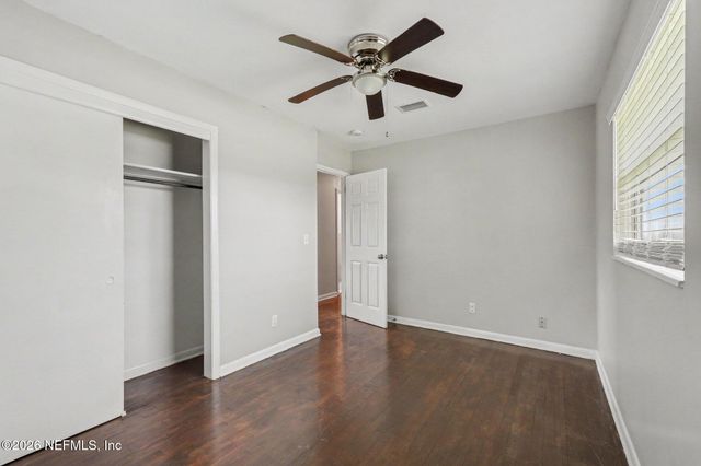 235 BAISDEN Road, Jacksonville, FL 32218