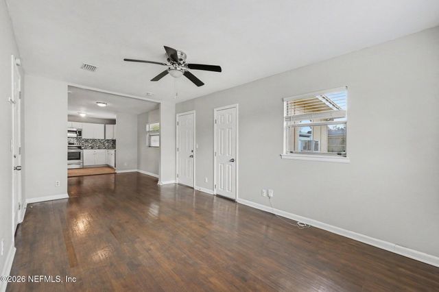 235 BAISDEN Road, Jacksonville, FL 32218