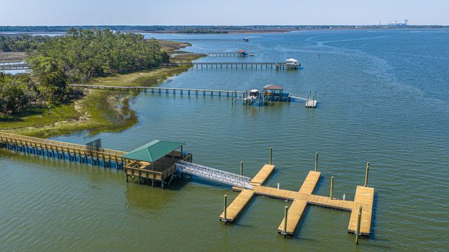 1984 N Creek Drive, Mount Pleasant, SC 29466