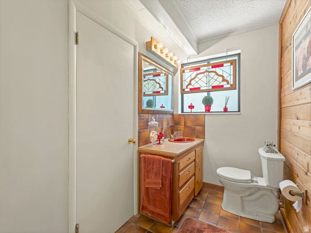 3371 E LARCHMONT DR, Salt Lake City, UT 84109