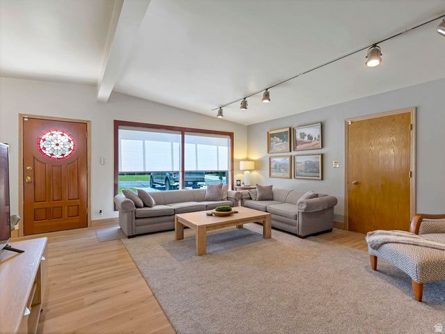 3371 E LARCHMONT DR, Salt Lake City, UT 84109