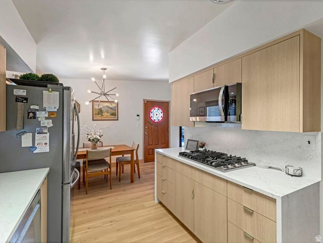 3371 E LARCHMONT DR, Salt Lake City, UT 84109