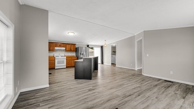 11983 N 330 E, Demotte, IN 46310