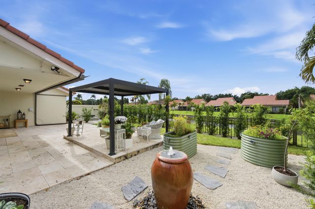 2860 Cuyahoga Lane, West Palm Beach, FL 33409