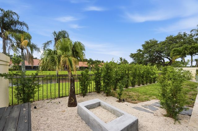 2860 Cuyahoga Lane, West Palm Beach, FL 33409