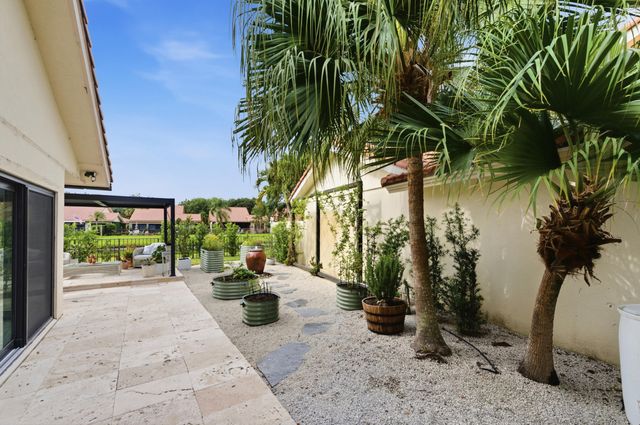 2860 Cuyahoga Lane, West Palm Beach, FL 33409