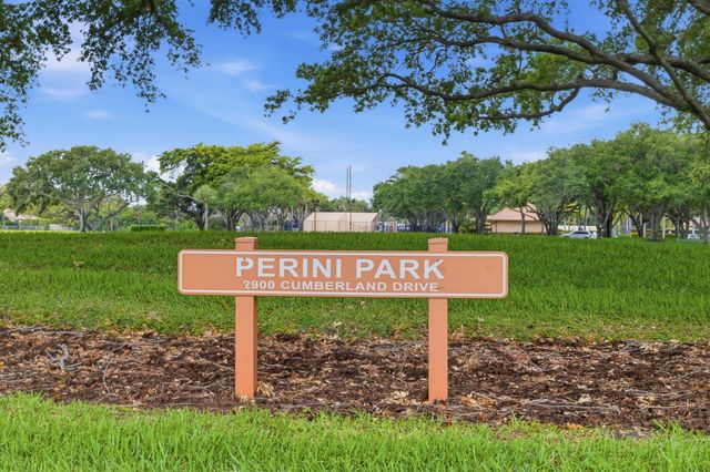 2860 Cuyahoga Lane, West Palm Beach, FL 33409