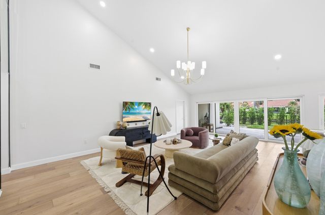 2860 Cuyahoga Lane, West Palm Beach, FL 33409