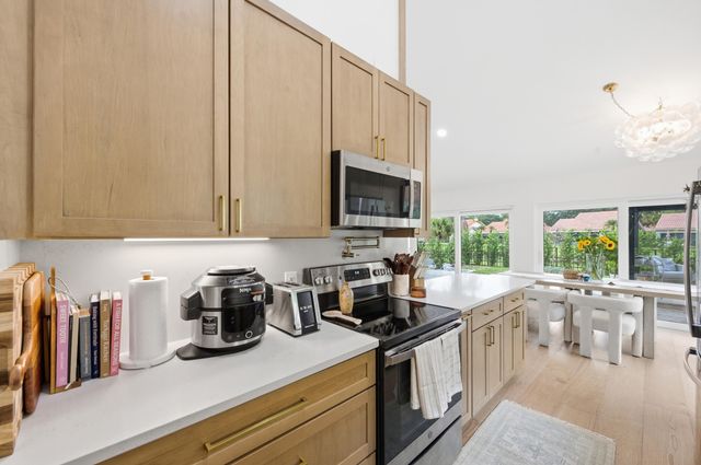 2860 Cuyahoga Lane, West Palm Beach, FL 33409