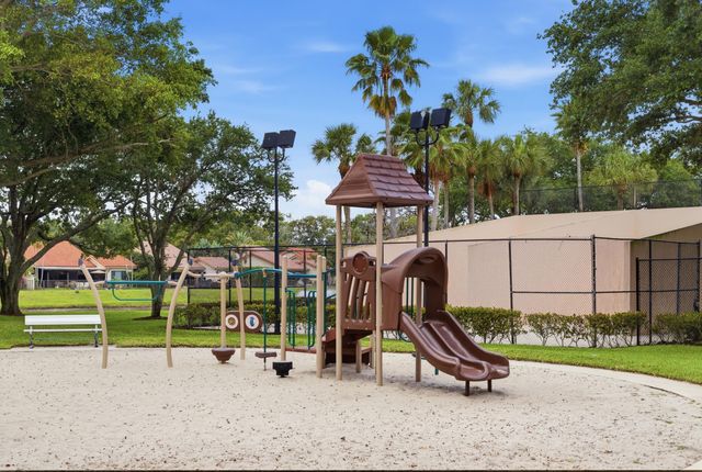 2860 Cuyahoga Lane, West Palm Beach, FL 33409