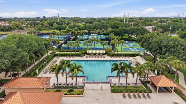 2860 Cuyahoga Lane, West Palm Beach, FL 33409