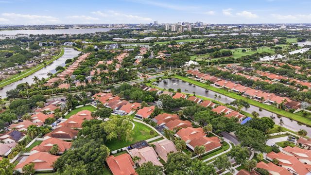 2860 Cuyahoga Lane, West Palm Beach, FL 33409