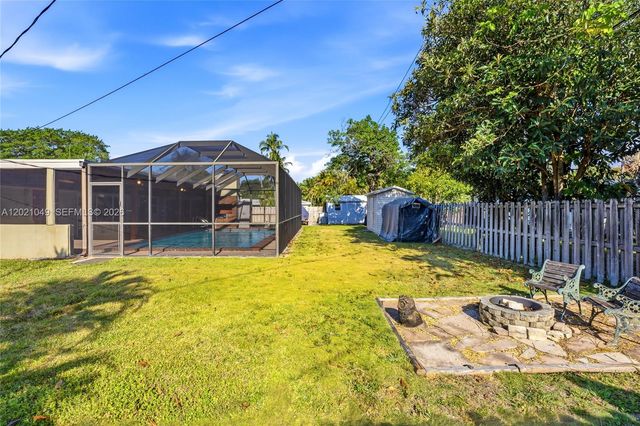 8495 SW 160th St, Palmetto Bay, FL 33157