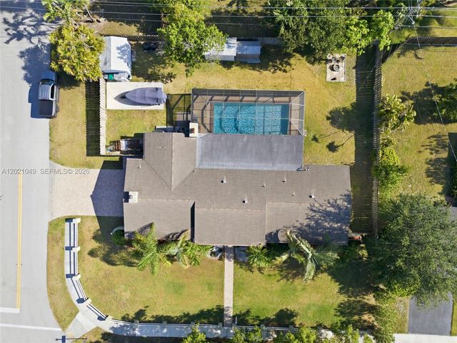 8495 SW 160th St, Palmetto Bay, FL 33157