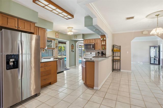 8495 SW 160th St, Palmetto Bay, FL 33157