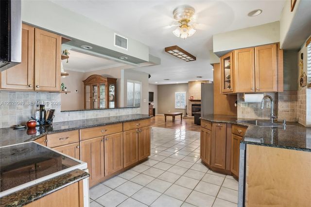 8495 SW 160th St, Palmetto Bay, FL 33157