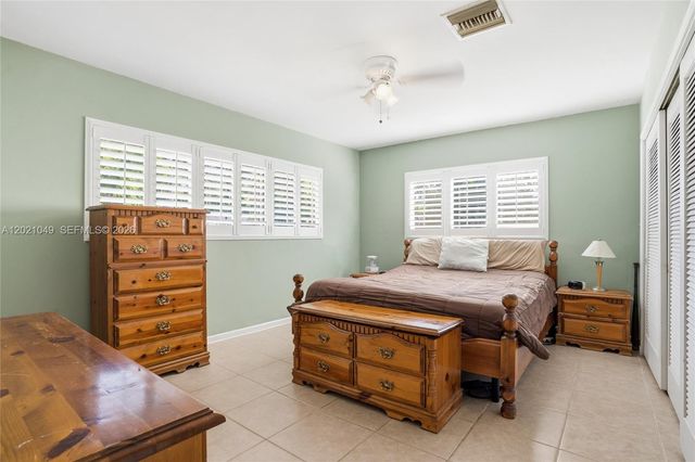 8495 SW 160th St, Palmetto Bay, FL 33157