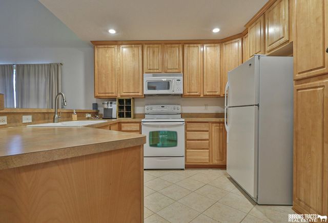 8446 S Tularosa Court, Lincoln, NE 68516