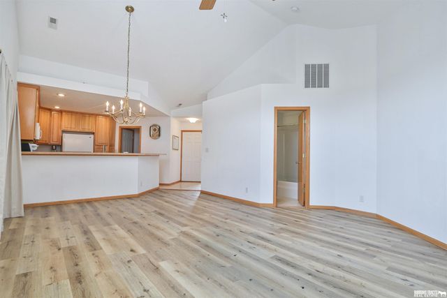 8446 S Tularosa Court, Lincoln, NE 68516