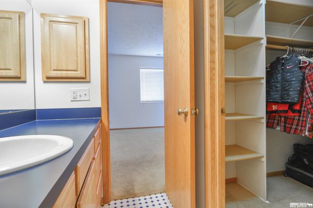 8446 S Tularosa Court, Lincoln, NE 68516