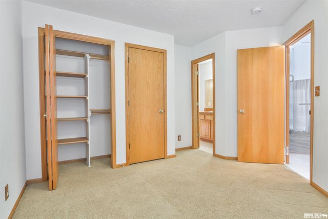 8446 S Tularosa Court, Lincoln, NE 68516