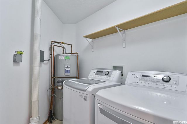 8446 S Tularosa Court, Lincoln, NE 68516