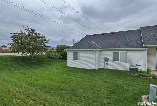 8446 S Tularosa Court, Lincoln, NE 68516