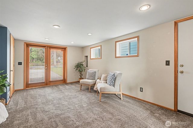 819 NE 180th Street, Shoreline, WA 98155