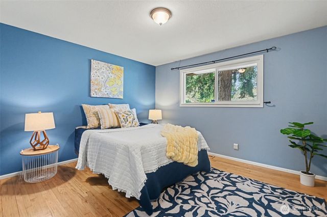 819 NE 180th Street, Shoreline, WA 98155