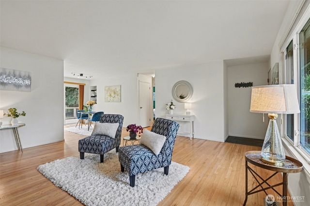 819 NE 180th Street, Shoreline, WA 98155