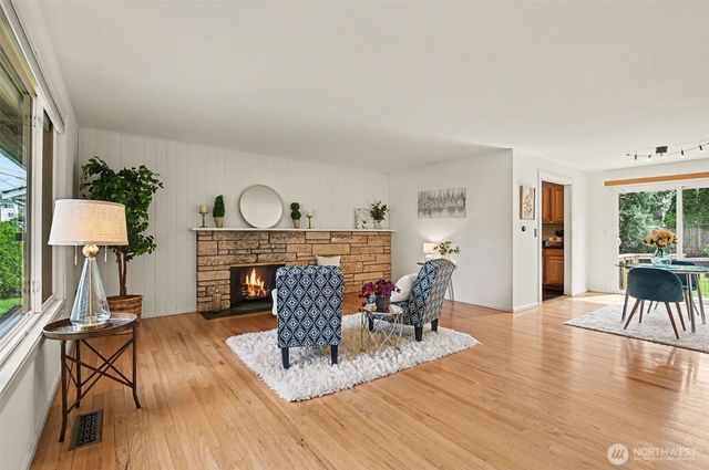 819 NE 180th Street, Shoreline, WA 98155