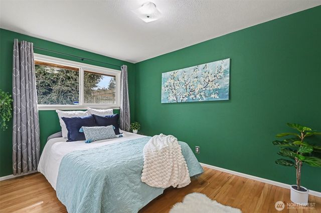 819 NE 180th Street, Shoreline, WA 98155