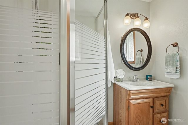 819 NE 180th Street, Shoreline, WA 98155