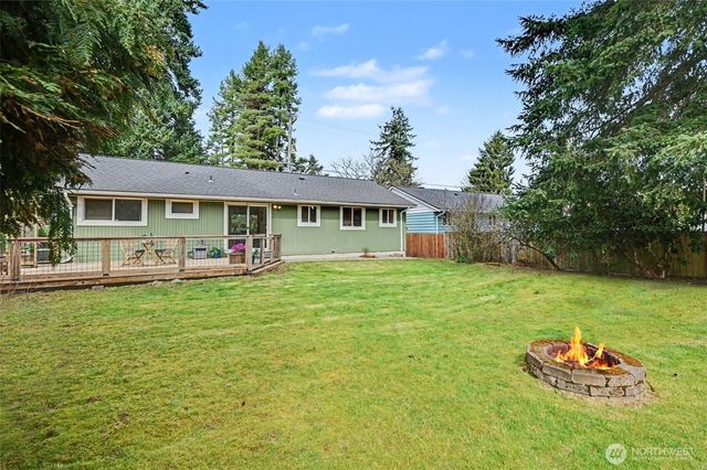 819 NE 180th Street, Shoreline, WA 98155