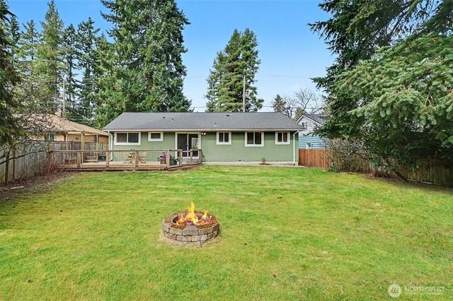 819 NE 180th Street, Shoreline, WA 98155