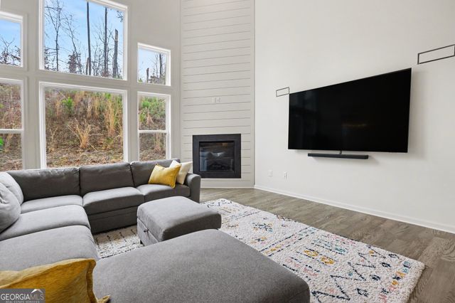 8135 Brewton Bend, Ball Ground, GA 30107