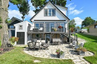 616 Kopmeier DRIVE, Pewaukee, WI 53072