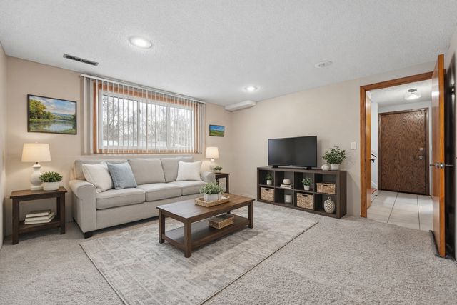 7808 Shingle Creek Drive, Brooklyn Park, MN 55443