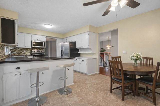 7808 Shingle Creek Drive, Brooklyn Park, MN 55443