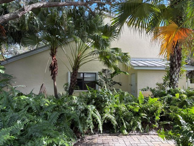 1455 Holly Heights Drive 22, Fort Lauderdale, FL 33304