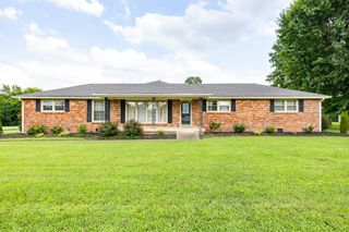 299 Winwood Dr, Lebanon, TN 37087