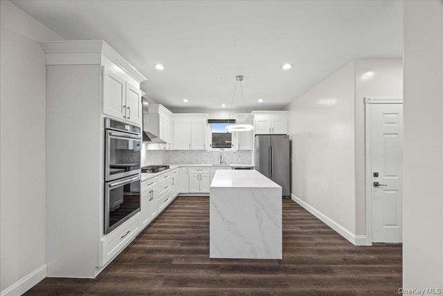 18 Wellington Road, Greenvale, NY 11548