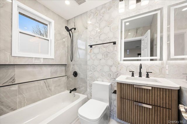 18 Wellington Road, Greenvale, NY 11548