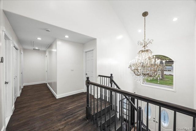 18 Wellington Road, Greenvale, NY 11548