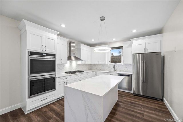 18 Wellington Road, Greenvale, NY 11548