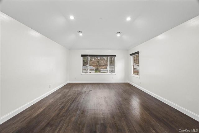 18 Wellington Road, Greenvale, NY 11548